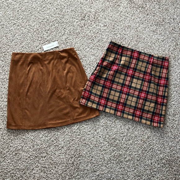 BUNDLE 2 Skirts: NWT Mi Amor Suede & Shein Corduroy Mini Skirts - Size Small - Picture 1 of 10